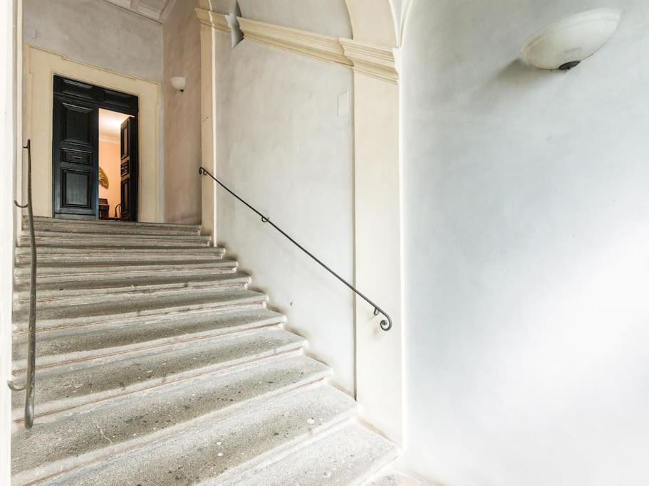 In A 1400s Building In Via Dei Coronari Piazza Navona * Roma