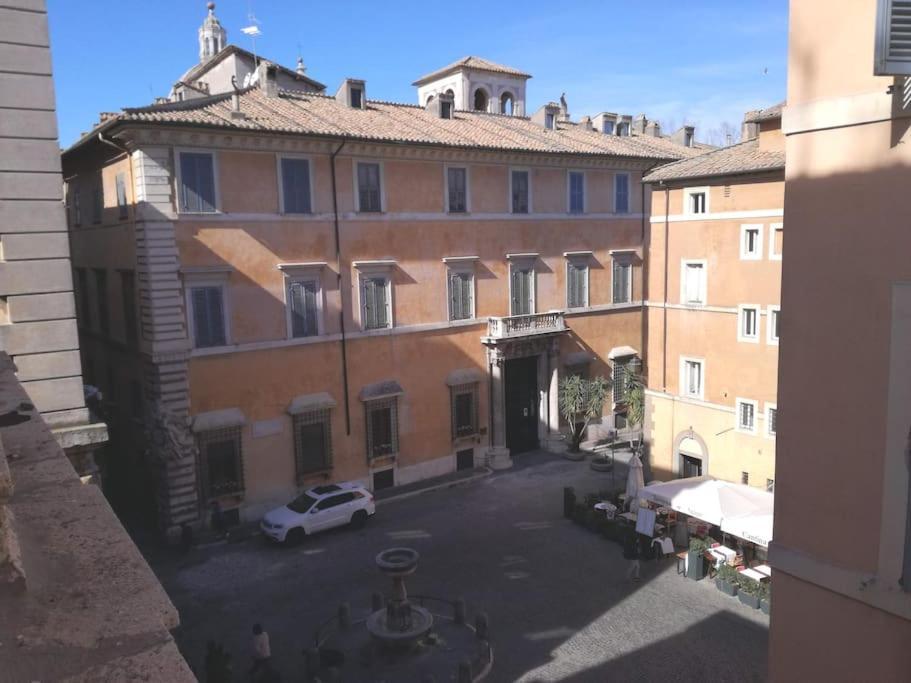 In A 1400s Building In Via Dei Coronari Piazza Navona Roma