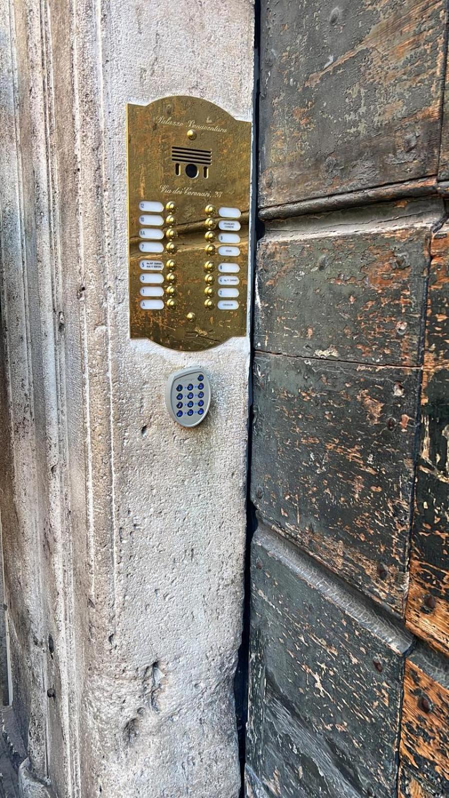 In A 1400s Building In Via Dei Coronari Piazza Navona Roma